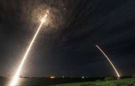 744x478