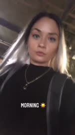 558x992