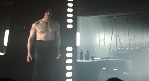 500x272