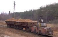 736x467