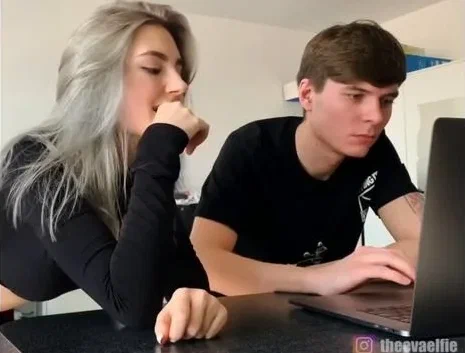 465x353