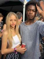 872x1144