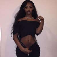 736x736