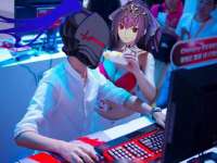 790x593