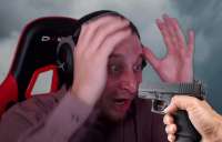 911x585