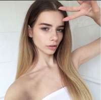 599x596